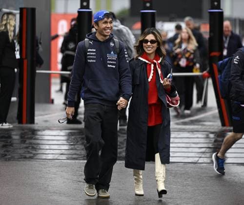Formula 1 Grand Prix of Las Vegas 2025 LAS VEGAS, NEVADA - NOVEMBER 21: Williams Racing F1 driver Alexander Albon arrives before Practice 3 session at Formula 1 Grand Prix 2025 of Las Vegas at Las Vegas Strip Circuit on November 21, 2025 in Las Vegas, Nevada, United States. Tayfun Coskun Anadolu Nevada United States. Editorial use only. Please get in touch for any other usage.  Copyright: x2025xAnadoluxTayfunxCoskunx