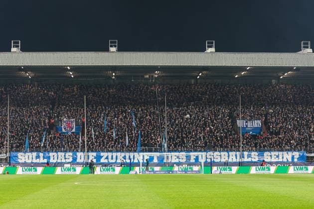 2 Bundesliga VfL Bochum SG Dynamo Dresden on 21 11 2025 at the Vonovia Ruhrstadion in Bochum The VfL Bochum fans in the east curve with a 12 minute protest should this be the future of football banner banner banner MH