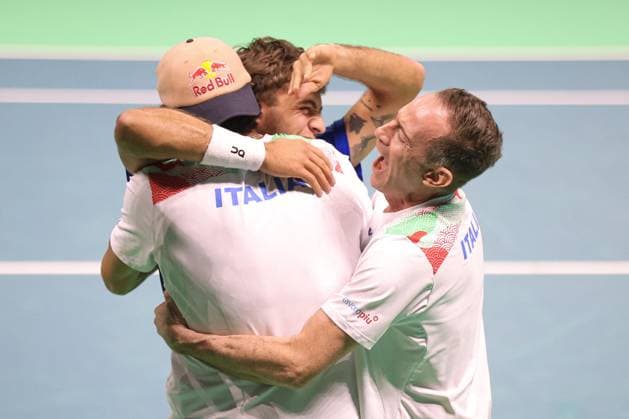 TENNIS - Internazionali di Tennis - Davis Cup - Final Eight Flavio Cobolli ITA - Filippo Volandri ITA during Davis Cup - Final Eight, International Tennis match in Bologna, Italy, November 21 2025 Bologna Italy  Copyright: xIPAxSport ABACAx