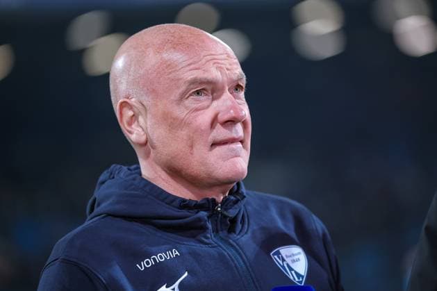 21 10 2025, Football, VfL Bochum SG Dynamo Dresden, 2 Fußball Bundesliga, Vonovia Ruhrstadion, Season 2025 2026 Head coach Uwe Rösler VfL Bochum hc DFB regulations prohibit any use of photographs as image sequences and or quasi video Nordrhein Westfalen Germany