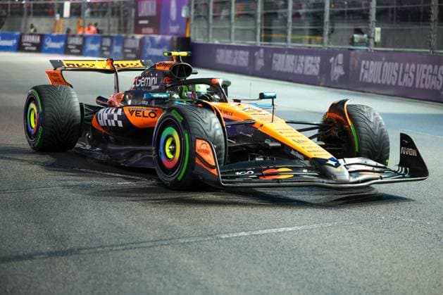 Lando Norris McLaren Formula 1 Team 4 , Las Vegas Grand Prix, Motorsport, Men, Formula 1, 3 Free Practice, 21 11 2025 Las Vegas Nevada USA Copyright: xkolbert-press ChristianxKolbertx