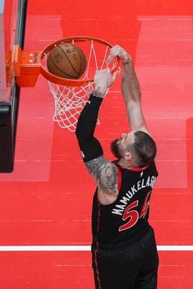 Washington Wizards v Toronto Raptors TORONTO, CANADA - NOVEMBER 21 : Sandro Mamukelashvili (54) of Toronto Raptors dunks the ball during the 2025 Emirates NBA, Basketball Herren, USA Cup basketball game between Washington Wizards and Toronto Raptors at the Scotiabank Arena on November 21, 2025 in Toronto, Ontario, Canada. Mert Alper Dervis Anadolu Ontario Canada. Editorial use only. Please get in touch for any other usage.  Copyright: x2025xAnadoluxMertxAlperxDervisx
