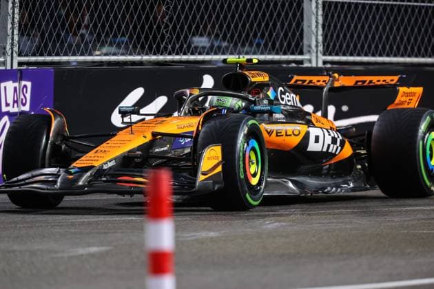 November 21, 2025: McLaren Formula 1 Team, Mercedes driver Lando Norris (4) drives during the third practice session at the Formula 1 Heineken Las Vegas Grand Prix in Las Vegas, NV. CSM. Las Vegas United States of America - ZUMAc04_ 20251121_zma_c04_260 Copyright: xChristopherxTrimx