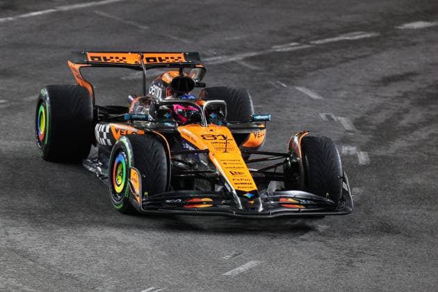 November 21, 2025: McLaren Formula 1 Team, Mercedes driver Oscar Piastri (81) drives during the third practice session at the Formula 1 Heineken Las Vegas Grand Prix in Las Vegas, NV. CSM. Las Vegas United States of America - ZUMAc04_ 20251121_zma_c04_269 Copyright: xChristopherxTrimx