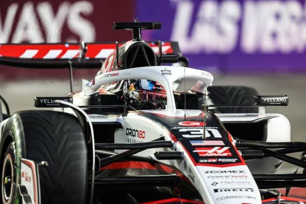 November 21, 2025: MoneyGram Haas F1 Team, Ferrari driver Esteban Ocon (31) drives during the third practice session at the Formula 1 Heineken Las Vegas Grand Prix in Las Vegas, NV. CSM. Las Vegas United States of America - ZUMAc04_ 20251121_zma_c04_272 Copyright: xChristopherxTrimx