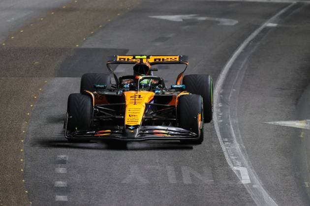 November 21, 2025: McLaren Formula 1 Team, Mercedes driver Lando Norris (4) drives during the third practice session at the Formula 1 Heineken Las Vegas Grand Prix in Las Vegas, NV. CSM. Las Vegas United States of America - ZUMAc04_ 20251121_zma_c04_274 Copyright: xChristopherxTrimx