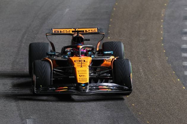 November 21, 2025: McLaren Formula 1 Team, Mercedes driver Oscar Piastri (81) drives during the third practice session at the Formula 1 Heineken Las Vegas Grand Prix in Las Vegas, NV. CSM. Las Vegas United States of America - ZUMAc04_ 20251121_zma_c04_275 Copyright: xChristopherxTrimx