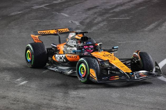 November 21, 2025: McLaren Formula 1 Team, Mercedes driver Oscar Piastri (81) drives during the third practice session at the Formula 1 Heineken Las Vegas Grand Prix in Las Vegas, NV. CSM. Las Vegas United States of America - ZUMAc04_ 20251121_zma_c04_281 Copyright: xChristopherxTrimx