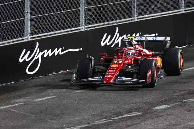 November 21, 2025: Scuderia Ferrari HP, Ferrari driver Lewis Hamilton (44) drives during the third practice session at the Formula 1 Heineken Las Vegas Grand Prix in Las Vegas, NV. CSM. Las Vegas United States of America - ZUMAc04_ 20251121_zma_c04_287 Copyright: xChristopherxTrimx
