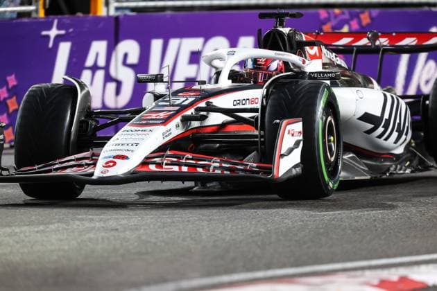 November 21, 2025: MoneyGram Haas F1 Team, Ferrari driver Esteban Ocon (31) drives during the third practice session at the Formula 1 Heineken Las Vegas Grand Prix in Las Vegas, NV. CSM. Las Vegas United States of America - ZUMAc04_ 20251121_zma_c04_288 Copyright: xChristopherxTrimx