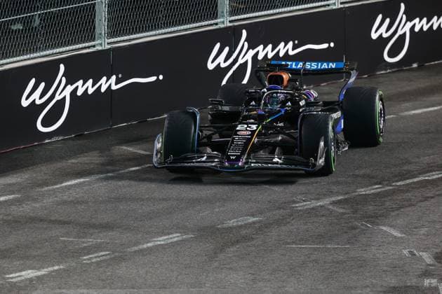 November 21, 2025: Atlassian Williams Racing, Mercedes driver Alexander Albon (23) drives during the third practice session at the Formula 1 Heineken Las Vegas Grand Prix in Las Vegas, NV. CSM. Las Vegas United States of America - ZUMAc04_ 20251121_zma_c04_290 Copyright: xChristopherxTrimx