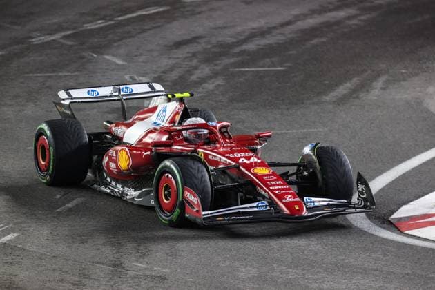 November 21, 2025: Scuderia Ferrari HP, Ferrari driver Lewis Hamilton (44) drives during the third practice session at the Formula 1 Heineken Las Vegas Grand Prix in Las Vegas, NV. CSM. Las Vegas United States of America - ZUMAc04_ 20251121_zma_c04_295 Copyright: xChristopherxTrimx