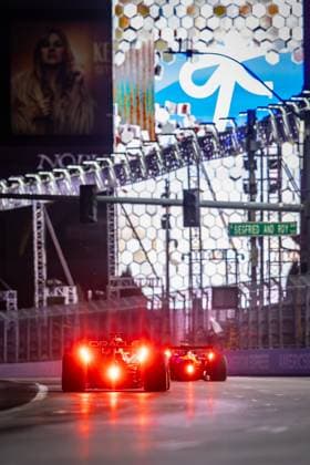 F1 - LAS VEGAS GRAND PRIX 2025 01 VERSTAPPEN Max (nld), Red Bull Racing RB21, action during the 2025 Formula 1 Las Vegas Grand Prix, 22th round of the 2025 FIA Formula One World Championship, WM, Weltmeisterschaft from November 21 to 23, 2025 on the Las Vegas Strip Circuit, in Paradise, Nevada, United States of America - ParadiseUnited States  Copyright: xAndrÃ xFerreirax