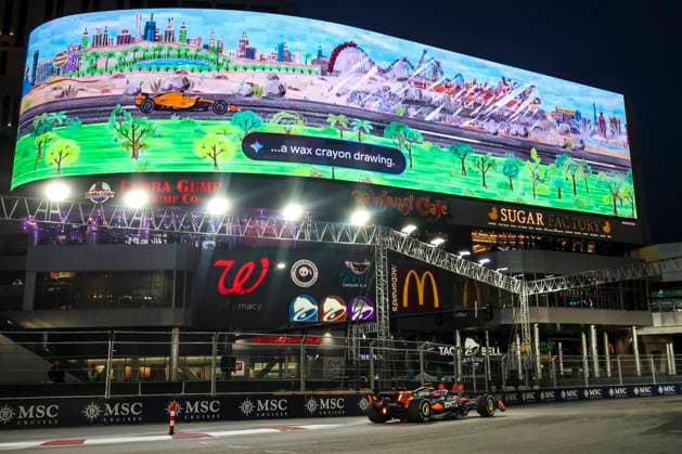 Formula1; Round22; Las Vegas Grand Prix; USA Oscar Piastri (AUS) - McLaren Formula 1 Team - MCL39 during Formula1 Heineken Las Vegas Grand Prix on november 21., 2025 in Las Vegas Strip Circuit, United States Of America Zsombor Toth Las Vegas Las Vegas Strip Circuit Nevada United States Of America