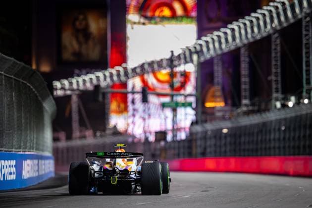 F1 - LAS VEGAS GRAND PRIX 2025 30 LAWSON Liam (nzl), Visa Cash App RB F1 Team VCARB02, action during the 2025 Formula 1 Las Vegas Grand Prix, 22th round of the 2025 FIA Formula One World Championship, WM, Weltmeisterschaft from November 21 to 23, 2025 on the Las Vegas Strip Circuit, in Paradise, Nevada, United States of America - ParadiseUnited States  Copyright: xAndrÃ xFerreirax