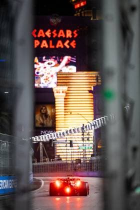F1 - LAS VEGAS GRAND PRIX 2025 01 VERSTAPPEN Max (nld), Red Bull Racing RB21, action during the 2025 Formula 1 Las Vegas Grand Prix, 22th round of the 2025 FIA Formula One World Championship, WM, Weltmeisterschaft from November 21 to 23, 2025 on the Las Vegas Strip Circuit, in Paradise, Nevada, United States of America - ParadiseUnited States  Copyright: xAndrÃ xFerreirax