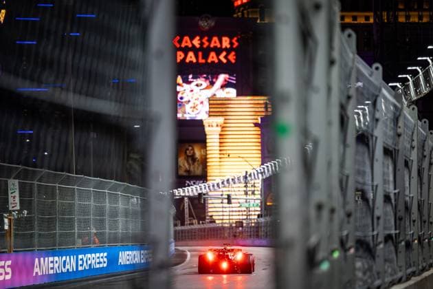 F1 - LAS VEGAS GRAND PRIX 2025 01 VERSTAPPEN Max (nld), Red Bull Racing RB21, action during the 2025 Formula 1 Las Vegas Grand Prix, 22th round of the 2025 FIA Formula One World Championship, WM, Weltmeisterschaft from November 21 to 23, 2025 on the Las Vegas Strip Circuit, in Paradise, Nevada, United States of America - ParadiseUnited States  Copyright: xAndrÃ xFerreirax