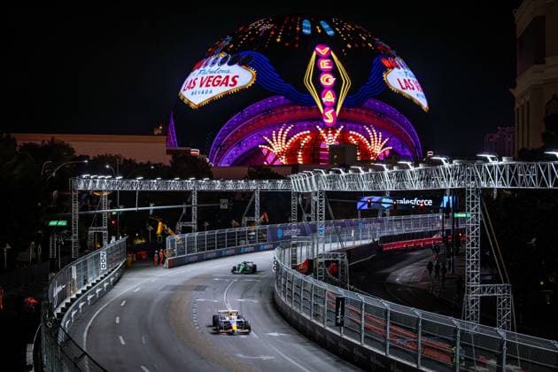 F1 - LAS VEGAS GRAND PRIX 2025 30 LAWSON Liam (nzl), Visa Cash App RB F1 Team VCARB02, action during the 2025 Formula 1 Las Vegas Grand Prix, 22th round of the 2025 FIA Formula One World Championship, WM, Weltmeisterschaft from November 21 to 23, 2025 on the Las Vegas Strip Circuit, in Paradise, Nevada, United States of America - ParadiseUnited States  Copyright: xAndrÃ xFerreirax