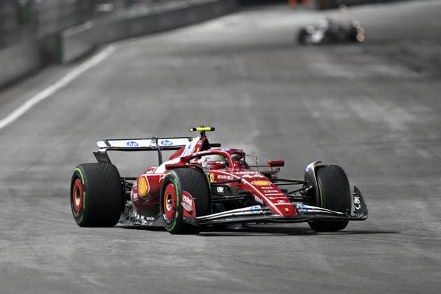 Formula 1 Grand Prix of Las Vegas 2025 - Third Practice Session Classification LAS VEGAS, NEVADA - NOVEMBER 21: Lewis Hamilton of Scuderia Ferrari (44) competes Third Practice Session Classification for F1 Grand Prix of Las Vegas at Las Vegas Strip Circuit on November 21, 2025 in Las Vegas, Nevada, United States. Tayfun Coskun Anadolu Nevada United States. Editorial use only. Please get in touch for any other usage.  Copyright: x2025xAnadoluxTayfunxCoskunx