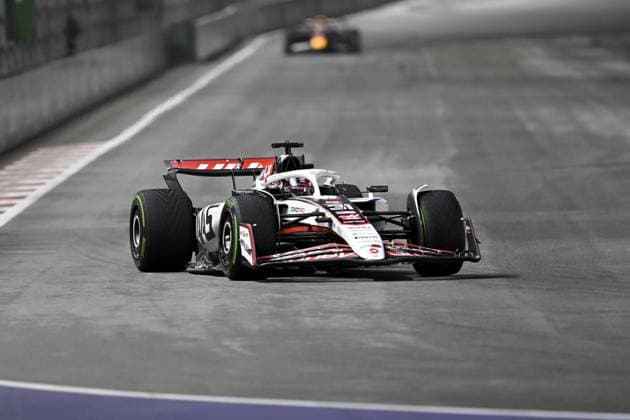 Formula 1 Grand Prix of Las Vegas 2025 - Third Practice Session Classification LAS VEGAS, NEVADA - NOVEMBER 21: Esteban Ocon of MoneyGram Haas F1 Team (31) competes Third Practice Session Classification for F1 Grand Prix of Las Vegas at Las Vegas Strip Circuit on November 21, 2025 in Las Vegas, Nevada, United States. Tayfun Coskun Anadolu Nevada United States. Editorial use only. Please get in touch for any other usage.  Copyright: x2025xAnadoluxTayfunxCoskunx
