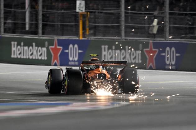 Formula 1 Grand Prix of Las Vegas 2025 - Third Practice Session Classification LAS VEGAS, NEVADA - NOVEMBER 21: Lando Norris of McLaren Formula 1 Team (4) competes Third Practice Session Classification for F1 Grand Prix of Las Vegas at Las Vegas Strip Circuit on November 21, 2025 in Las Vegas, Nevada, United States. Tayfun Coskun Anadolu Nevada United States. Editorial use only. Please get in touch for any other usage.  Copyright: x2025xAnadoluxTayfunxCoskunx