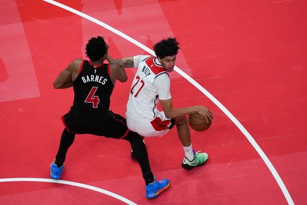 Washington Wizards v Toronto Raptors TORONTO, CANADA - NOVEMBER 21 : Will Riley (27) of Washington Wizards in action against Scottie Barnes (4) of Toronto Raptors during the 2025 Emirates NBA, Basketball Herren, USA Cup basketball game between Washington Wizards and Toronto Raptors at the Scotiabank Arena on November 21, 2025 in Toronto, Ontario, Canada. Mert Alper Dervis Anadolu Ontario Canada. Editorial use only. Please get in touch for any other usage.  Copyright: x2025xAnadoluxMertxAlperxDervisx