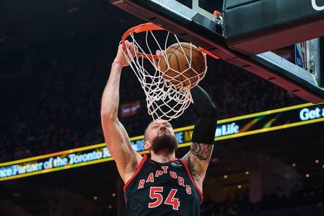 November 21, 2025, Toronto, On, Canada: Toronto Raptors Sandro Mamukelashvili (54) dunks against the Washington Wizards during first half NBA, Basketball Herren, USA basketball action in Toronto, on Friday, Nov. 21, 2025. Canada News - November 21, 2025 - ZUMAc35_ 20251121_zaf_c35_142 Copyright: xSammyxKoganx