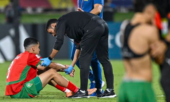 Morocco v Brazil : Quarter-final- FIFA U-17 World Cup Qatar 2025 Players of Morocco look dejected after the FIFA U-17 World Cup Qatar 2025 Quarter-final match between Morocco and Brazil in Doha, Qatar, on November 21, 2025. DOHA Qatar Copyright: xNOUSHADxTHEKKAYILx