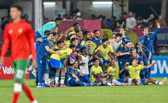 Morocco v Brazil : Quarter-final- FIFA U-17 World Cup Qatar 2025 Players of Brazil celebrate after winning the FIFA U-17 World Cup Qatar 2025 Quarter-final match between Morocco and Brazil in Doha, Qatar, on November 21, 2025. DOHA Qatar Copyright: xNOUSHADxTHEKKAYILx