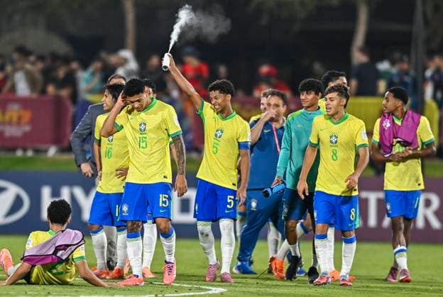 Morocco v Brazil : Quarter-final- FIFA U-17 World Cup Qatar 2025 Players of Brazil celebrate after winning the FIFA U-17 World Cup Qatar 2025 Quarter-final match between Morocco and Brazil in Doha, Qatar, on November 21, 2025. DOHA Qatar Copyright: xNOUSHADxTHEKKAYILx