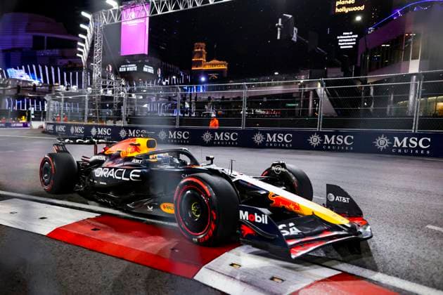 F1 - LAS VEGAS GRAND PRIX 2025 01 VERSTAPPEN Max (nld), Red Bull Racing RB21, action during the 2025 Formula 1 Las Vegas Grand Prix, 22th round of the 2025 FIA Formula One World Championship, WM, Weltmeisterschaft from November 21 to 23, 2025 on the Las Vegas Strip Circuit, in Paradise, Nevada, United States of America - ParadiseUnited States  Copyright: xJoaoxFilipex