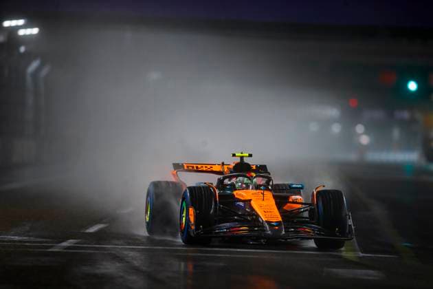 F1 - LAS VEGAS GRAND PRIX 2025 04 NORRIS Lando (gbr), McLaren F1 Team MCL39, action during the 2025 Formula 1 Las Vegas Grand Prix, 22th round of the 2025 FIA Formula One World Championship, WM, Weltmeisterschaft from November 21 to 23, 2025 on the Las Vegas Strip Circuit, in Paradise, Nevada, United States of America - ParadiseUnited States  Copyright: xJoaoxFilipex
