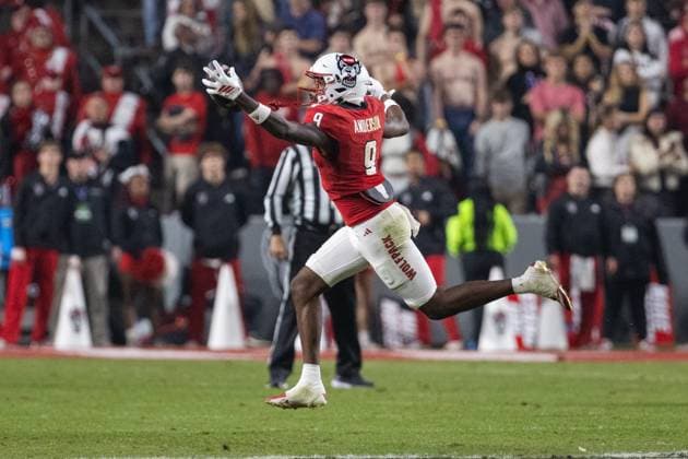 November 21, 2025: NC State Wolfpack wide receiver Terrell Anderson (9) pulls in the ball during the second half against the Florida State Seminoles in the NCAA, College League, USA football match up at Carter-Finley Stadium in Raleigh, NC. ( CSM) Raleigh United States - ZUMAc04_ 20251121_zma_c04_366 Copyright: xScottxKinserx