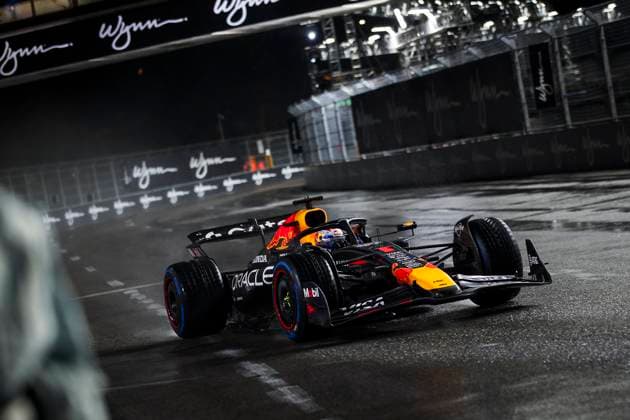 F1 - LAS VEGAS GRAND PRIX 2025 01 VERSTAPPEN Max (nld), Red Bull Racing RB21, action during the 2025 Formula 1 Las Vegas Grand Prix, 22th round of the 2025 FIA Formula One World Championship, WM, Weltmeisterschaft from November 21 to 23, 2025 on the Las Vegas Strip Circuit, in Paradise, Nevada, United States of America - ParadiseUnited States  Copyright: xXavixBonillax