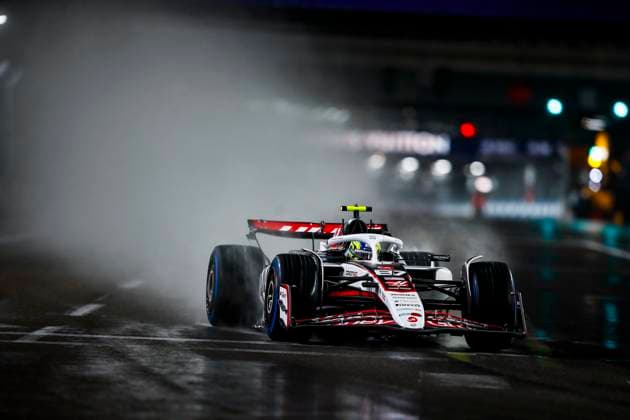F1 - LAS VEGAS GRAND PRIX 2025 87 BEARMAN Ollie Oliver (gbr), Haas F1 Team VF-25 Ferrari, action during the 2025 Formula 1 Las Vegas Grand Prix, 22th round of the 2025 FIA Formula One World Championship, WM, Weltmeisterschaft from November 21 to 23, 2025 on the Las Vegas Strip Circuit, in Paradise, Nevada, United States of America - ParadiseUnited States  Copyright: xJoaoxFilipex