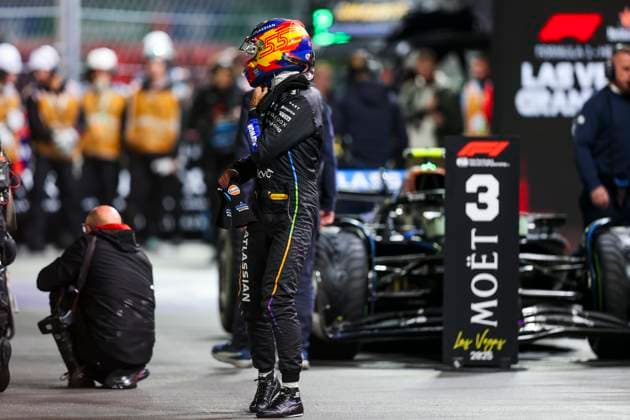 F1 - LAS VEGAS GRAND PRIX 2025 SAINZ Carlos (spa), Williams Racing FW47, portrait during the 2025 Formula 1 Las Vegas Grand Prix, 22th round of the 2025 FIA Formula One World Championship, WM, Weltmeisterschaft from November 21 to 23, 2025 on the Las Vegas Strip Circuit, in Paradise, Nevada, United States of America - ParadiseUnited States  Copyright: xJoaoxFilipex