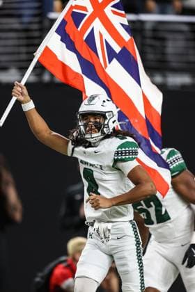 November 21, 2025: Hawaii Rainbow Warriors defensive back Kilinahe Mendiola-Jensen (8) runs onto the field prior to the start of the college football game featuring the Hawaii Rainbow Warriors and the UNLV Rebels at Allegiant Stadium in Las Vegas, NV. CSM. Las Vegas United States of America - ZUMAc04_ 20251121_zma_c04_440 Copyright: xChristopherxTrimx