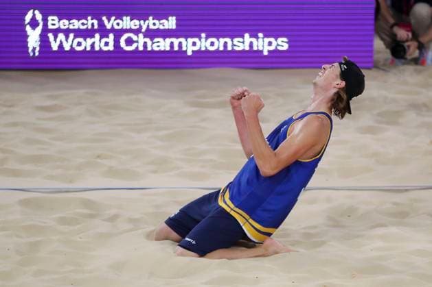 Beach volleyball, Beachvolleyball World Championship, WM, Weltmeisterschaft Jacob Hölting Nilsson and Elmer Andersson (SWE) celebrate victory against TÃ o Rotar and Arnaud Gauthier-Rat (FRA) during the Semi Final match of the Beach Volleyball World Championships at The Drive in Adelaide, Saturday, November 22, 2025. ( NO ARCHIVING, EDITORIAL USE ONLY ADELAIDE SOUTH AUSTRALIA AUSTRALIA  Copyright: xMATTxTURNERx 20251122180475301468