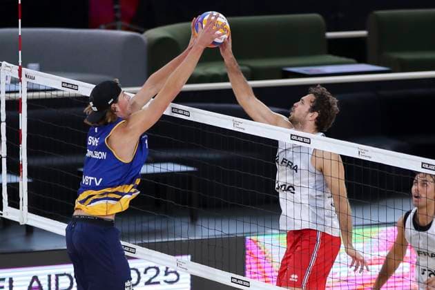 Beach volleyball, Beachvolleyball World Championship, WM, Weltmeisterschaft TÃ o Rotar and Arnaud Gauthier-Rat (FRA) in their match against Jacob Hölting Nilsson and Elmer Andersson (SWE) during the Semi Final match of the Beach Volleyball World Championships at The Drive in Adelaide, Saturday, November 22, 2025. ( NO ARCHIVING, EDITORIAL USE ONLY ADELAIDE SOUTH AUSTRALIA AUSTRALIA  Copyright: xMATTxTURNERx 20251122184734264996