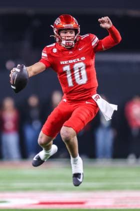 November 21, 2025: UNLV Rebels quarterback Anthony Colandrea (10) jumps in the air during the first half of the college football game featuring the Hawaii Rainbow Warriors and the UNLV Rebels at Allegiant Stadium in Las Vegas, NV. CSM. Las Vegas United States of America - ZUMAc04_ 20251121_zma_c04_463 Copyright: xChristopherxTrimx