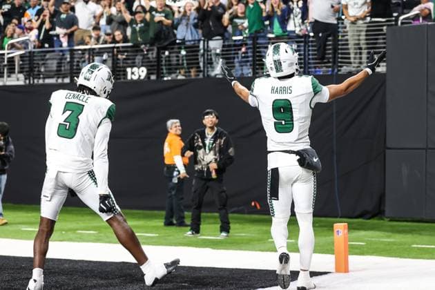 November 21, 2025: Hawaii Rainbow Warriors wide receiver Jackson Harris (9) celebrates after scoring a touchdown during the first half of the college football game featuring the Hawaii Rainbow Warriors and the UNLV Rebels at Allegiant Stadium in Las Vegas, NV. CSM. Las Vegas United States of America - ZUMAc04_ 20251121_zma_c04_466 Copyright: xChristopherxTrimx