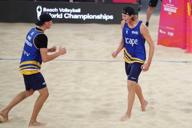 Beach volleyball, Beachvolleyball World Championship, WM, Weltmeisterschaft Jacob Hölting Nilsson and Elmer Andersson (SWE) v TÃ o Rotar and Arnaud Gauthier-Rat (FRA) during the Semi Final match of the Beach Volleyball World Championships at The Drive in Adelaide, Saturday, November 22, 2025. ( NO ARCHIVING, EDITORIAL USE ONLY ADELAIDE SOUTH AUSTRALIA AUSTRALIA  Copyright: xMATTxTURNERx 20251122179544138157