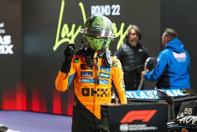 Winner of qualifying Lando Norris McLaren Formula 1 Team 4 secures pole position in the race, Grand Prix of Las Vegas, Motorsport, Men, Formula 1, Qualifying, 21 11 2025 Las Vegas Nevada USA Copyright: xkolbert-press ChristianxKolbertx