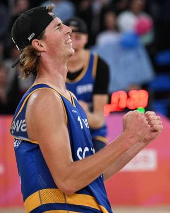 251122 Jacob Hölting Nilsson of Sweden on match point during The Beach Volleyball World Championships Semi Final on November 22, 2025 in Adelaide Photo Michael Errey BILDBYRAN kod XY XY0085 beachvolleyboll beach volleyball sandvolleyball world championships semi finals bbeng semifinal jubel  Copyright: MichaelxErrey BB251122BB189