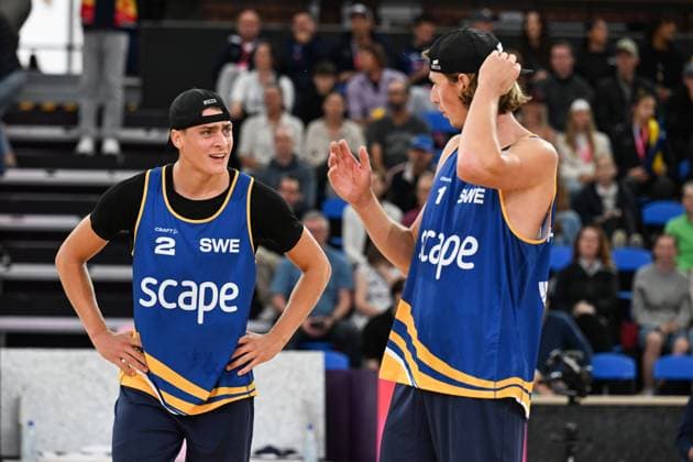 251122 Jacob Hölting Nilsson and Elmer Andersson of Sweden look dejected after reacting to a line call during The Beach Volleyball World Championships Semi Final on November 22, 2025 in Adelaide Photo Michael Errey BILDBYRAN kod XY XY0085 beachvolleyboll beach volleyball sandvolleyball world championships semi finals bbeng semifinal  Copyright: MichaelxErrey BB251122BB191