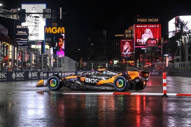 Formula1; Round22; Las Vegas Grand Prix; USA Lando Norris (GBR) - McLaren Formula 1 Team - MCL39 during Formula1 Heineken Las Vegas Grand Prix on november 21., 2025 in Las Vegas Strip Circuit, United States Of America Zsombor Toth Las Vegas Las Vegas Strip Circuit Nevada United States Of America