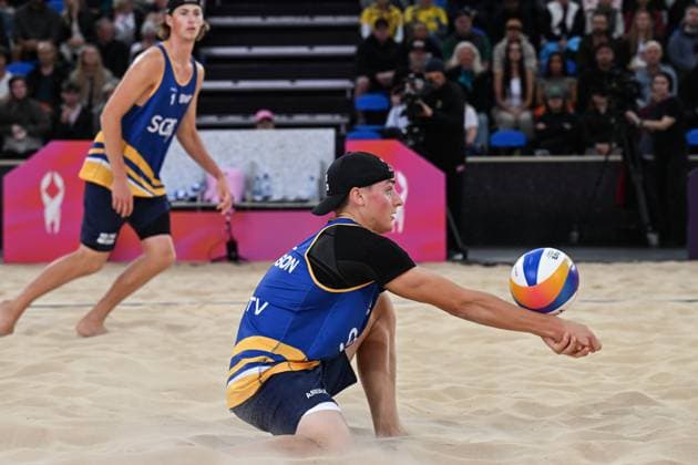 251122 Elmer Andersson of Sweden digs out a ball during The Beach Volleyball World Championships Semi Final on November 22, 2025 in Adelaide Photo Michael Errey BILDBYRAN kod XY XY0085 beachvolleyboll beach volleyball sandvolleyball world championships semi finals bbeng semifinal  Copyright: MichaelxErrey BB251122BB195