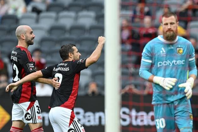 ALEAGUE WANDERERS MARINERS, Kosta Barbarouses of the Wanderers celebrates after scoring with a penalty goal during the A-League Men Round 5 match between the Western Sydney Wanderers and the Central Coast Mariners at CommBank Stadium in Sydney, Saturday, November 22, 2025. ( NO ARCHIVING, EDITORIAL USE ONLY SYDNEY NEW SOUTH WALES AUSTRALIA  Copyright: xDEANxLEWINSx 20251122136109167425