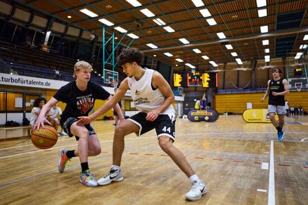 GER, Basketball at midnight, MHP Riesen Ludwigsburg, Basketball, 21 11 2025 GER, MHP Riesen Ludwigsburg, Basketball, Basketball Bundesliga, BBL, Basketball Maenner Saison 2025 2026, 21 11 2025 Ludwigsburg Copyright: xEibner-Pressefoto xFrancescoxConx