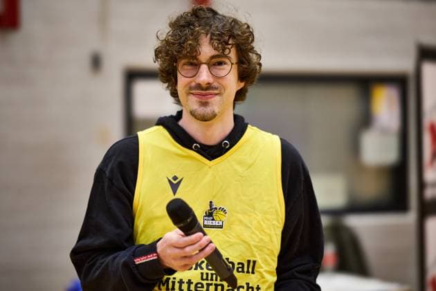 Aaron Glock sports journalist, presenter GER, basketball at midnight, MHP Riesen Ludwigsburg, basketball, 21 11 2025 GER, MHP Riesen Ludwigsburg, basketball, Basketball Bundesliga, BBL, Basketball Maenner Saison 2025 2026, 21 11 2025 Ludwigsburg Copyright: xEibner-Pressefoto xFrancescoxConx